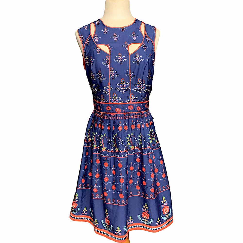 Alexia Admor, Dress